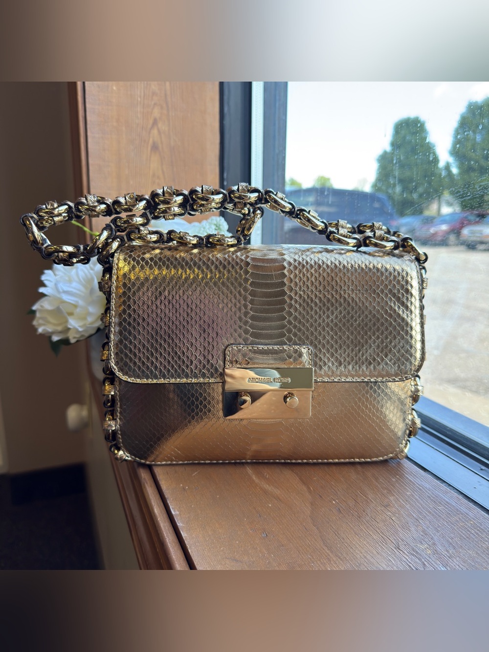 Michael Kors PIPER LG SHLDR FLAP EMBOSSED LEATHER - Picture 13 of 15